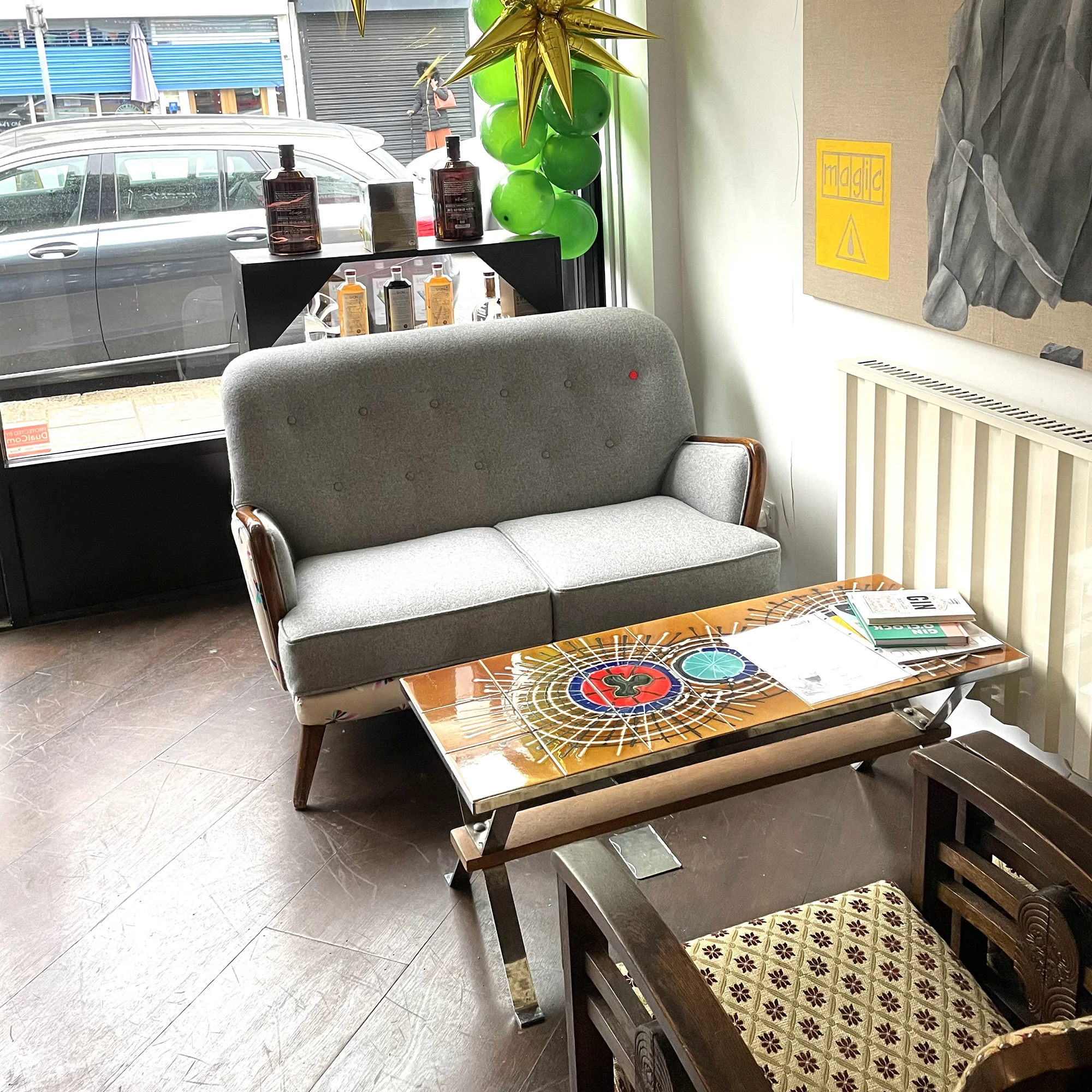 Neatly London Lounge